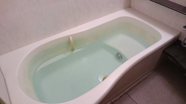 湯垢の原因の風呂釜の掃除には酸素系漂白剤 掃除の方法は チキニュー Chiki News