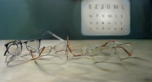 老眼鏡で 視力回復